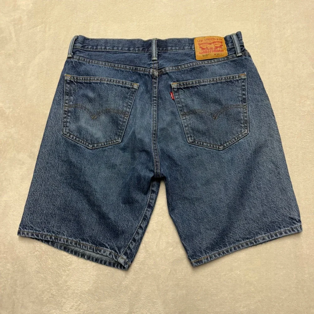 Levis 505 Regular Fit Denim Shorts Mens 36 Medium Wash Blue Jean 34505-2114